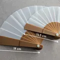 Quạt cầm tay cổ điển với nhiều họa tiết và màu sắc - Thumbnail 2