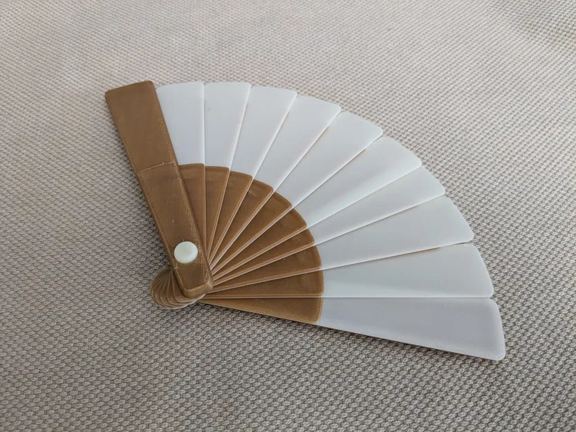 Quạt cầm tay cổ điển với nhiều họa tiết và màu sắc - Image 4