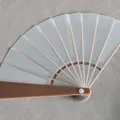 Quạt cầm tay cổ điển với nhiều họa tiết và màu sắc - Thumbnail 5