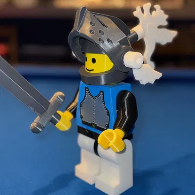 Hiệp sĩ trong bộ giáp gạch kích thước khổng lồ (tỷ lệ 5:1)