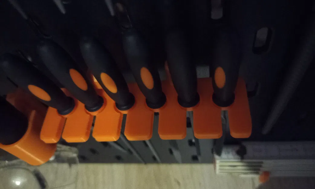 Giá đỡ tài liệu 6 khe cắm với móc đa năng IKEA Skadis - Image 3