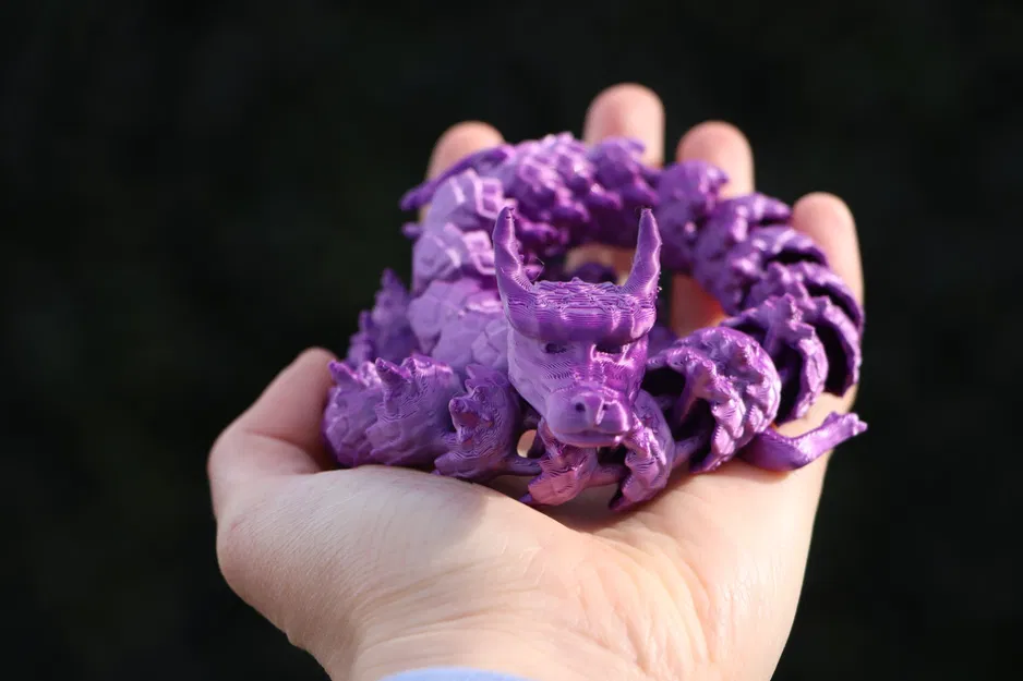 Rồng nghệ thuật có khớp linh hoạt từ FormFutura - Image 1