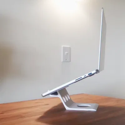 Giá đỡ laptop in 3D thanh lịch cho không gian làm việc