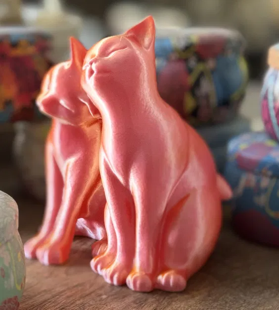 Hai chú mèo âu yếm bên nhau trong tư thế thân mật - Image 3