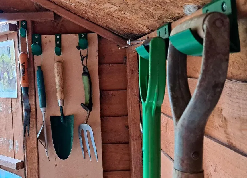 Giá treo dụng cụ làm vườn cho nhà kho - Image 2