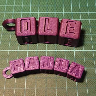 Móc khóa chữ cái linh hoạt với tên cá nhân tùy chỉnh