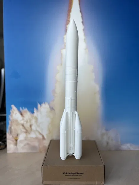Tên lửa Ariane 6 với 4 bộ tăng cường tỉ lệ 1/100 - Image 3