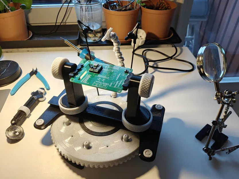 Bàn xoay đa năng cho hàn và sơn miniatures - Image 1