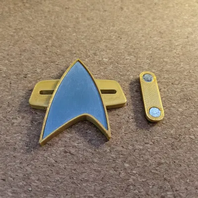 Huy hiệu Comm của Star Trek Voyager/DS9 với lỗ nam châm