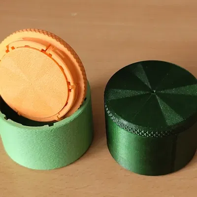 Hộp khóa bằng nụ hôn - Kỹ thuật mở độc đáo