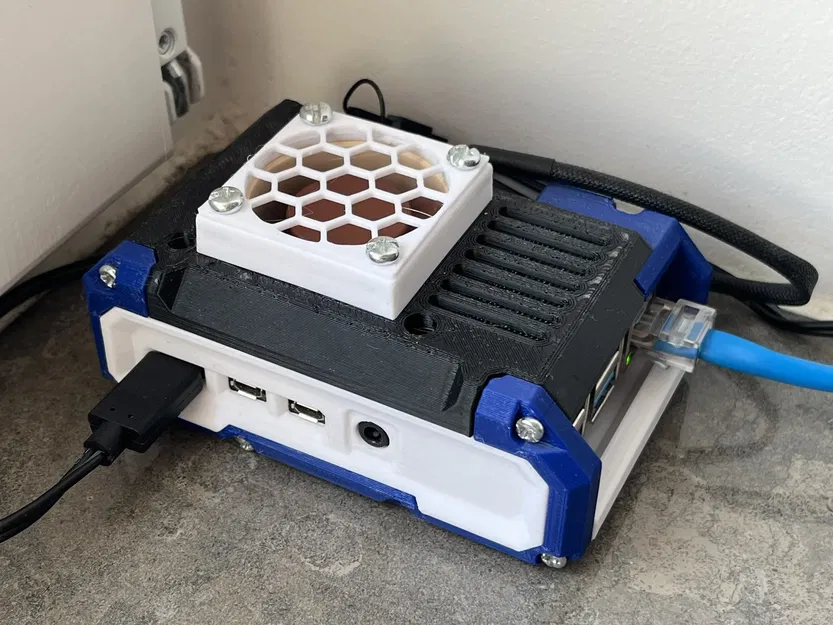 Vỏ Raspberry Pi 4 với lỗ ren M3 và chèn nhiệt - Image 1