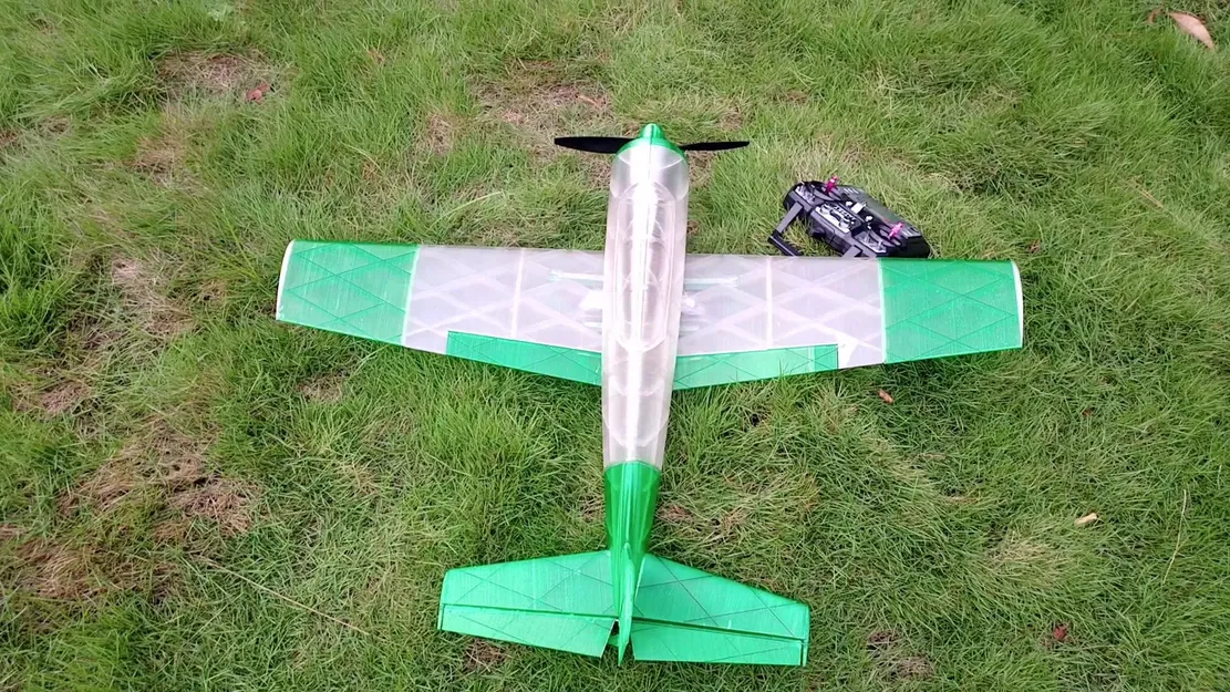 Máy bay điều khiển từ xa in 3D bằng filament PET tái chế - Image 1
