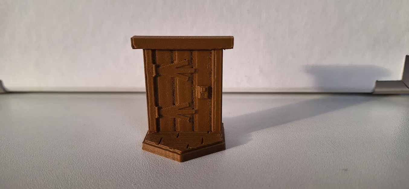 Cửa gỗ ngắn trục hình lục giác trong Gloomhaven - Image 1