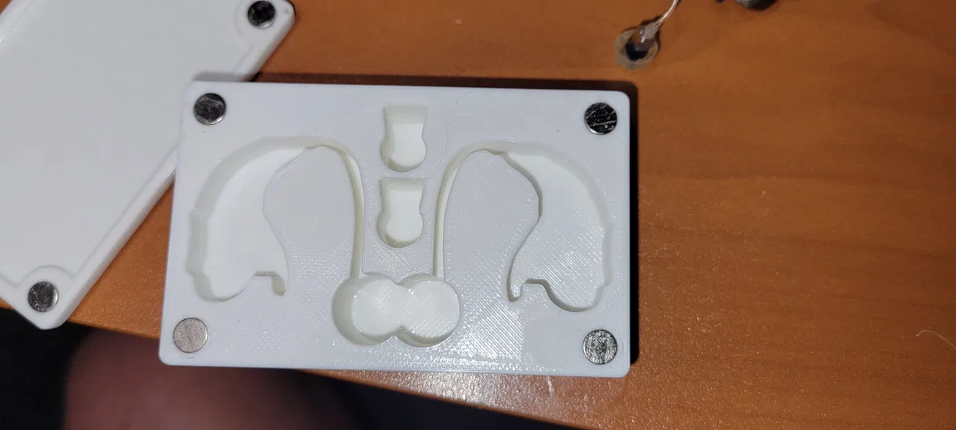 Hộp đựng máy trợ thính Oticon More với pin 312 - Image 4