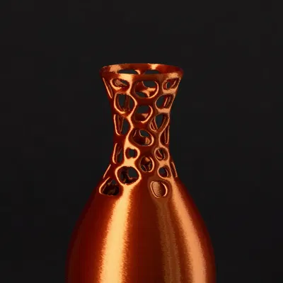 Bình trang trí hiện đại với họa tiết Voronoi