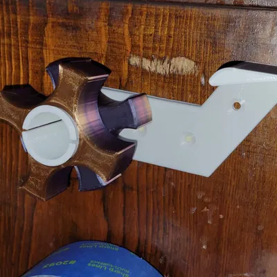 Giá đỡ và dispenser băng dính gắn tường