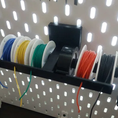 Giá đỡ cuộn dây Skadis đơn giản và hiệu quả