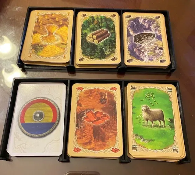 Giá đỡ thẻ bài Settlers of Catan gọn gàng - Image 1