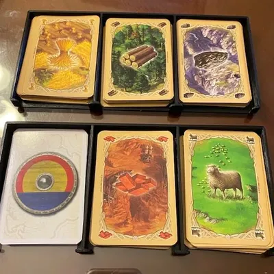 Giá đỡ thẻ bài Settlers of Catan gọn gàng
