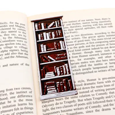 Giá sách mini đánh dấu vị trí trong từng câu chuyện