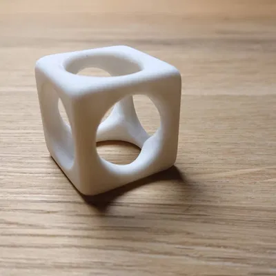 Khối lập phương fidget với lỗ và cạnh bo tròn