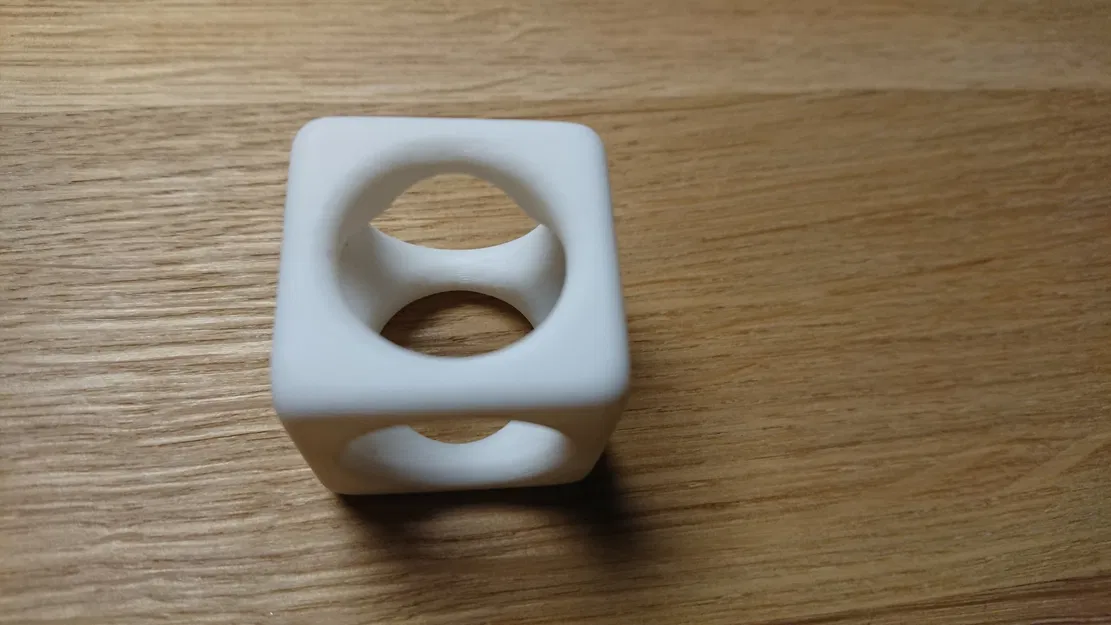 Khối lập phương fidget với lỗ và cạnh bo tròn - Image 2