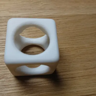 Khối lập phương fidget với lỗ và cạnh bo tròn