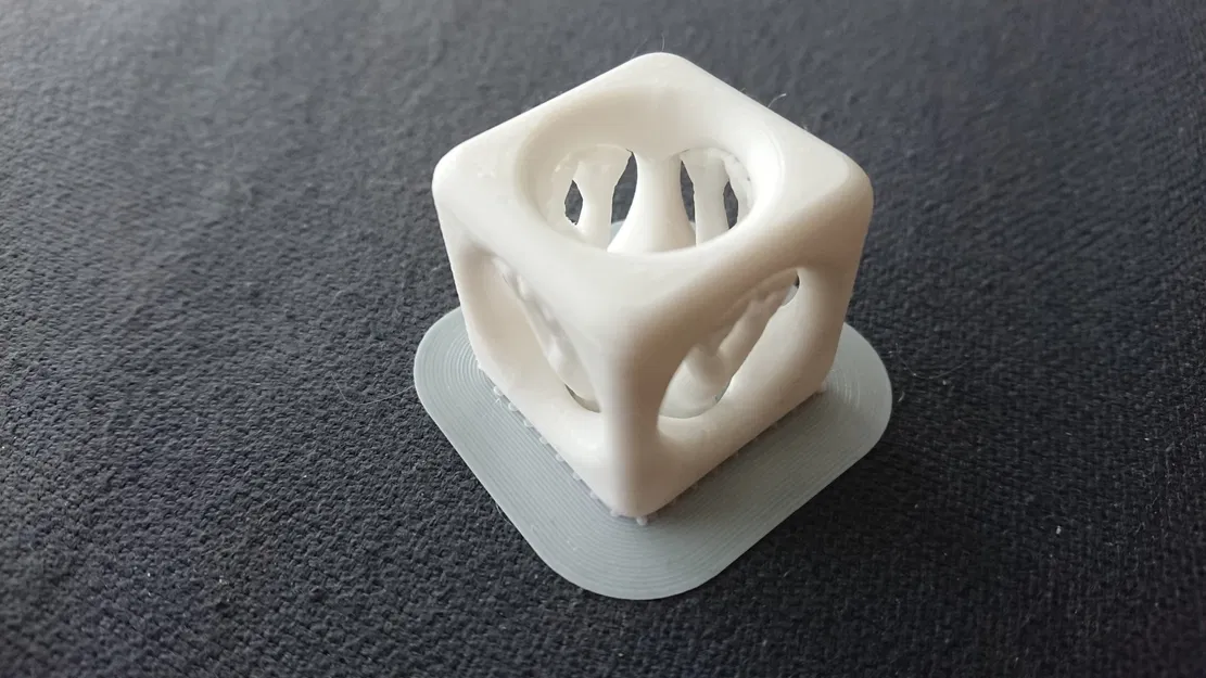 Khối lập phương fidget với lỗ và cạnh bo tròn - Image 3