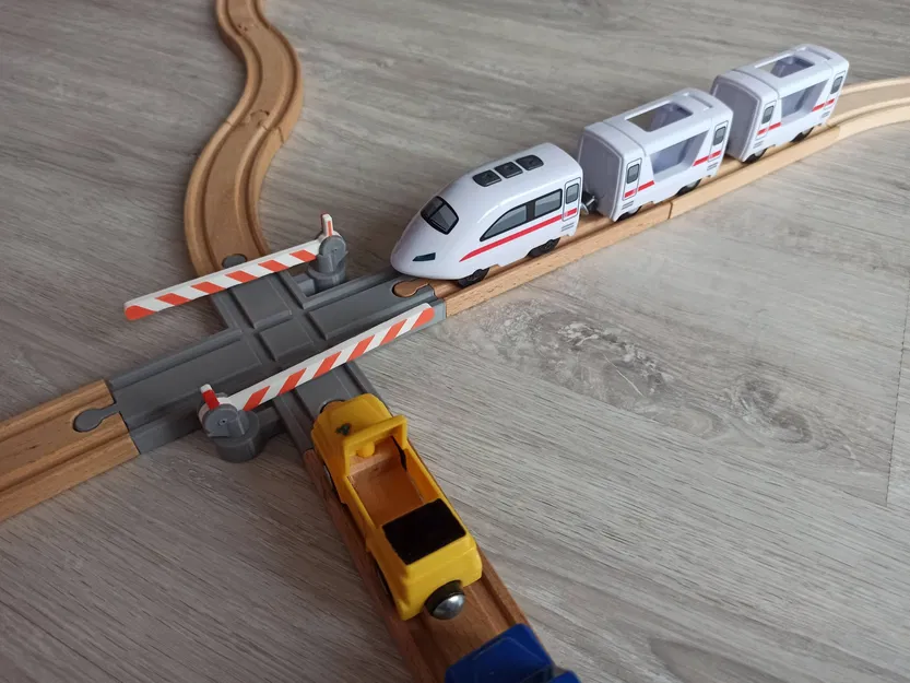 Đường ray gỗ cho tàu hỏa - Ngã tư đường sắt có rào chắn - Image 1