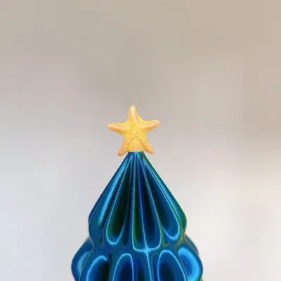 Cây thông Giáng sinh in chế độ bình hoa