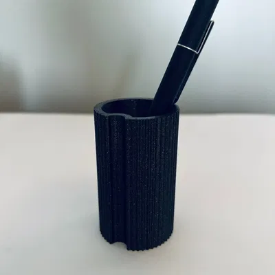 Giá đỡ bút hình chữ C độc đáo