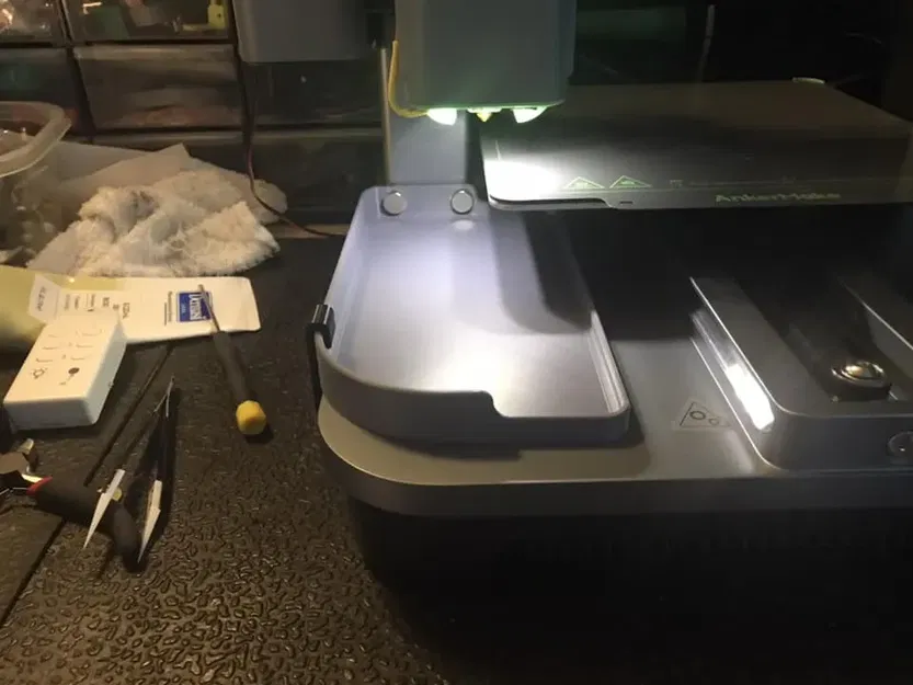 Khay chứa mảnh filament từ AnkerMake M5C với kẹp nổi - Image 2