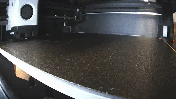 Penguin dễ thương với khăn quàng cổ và mũ len - Image 2