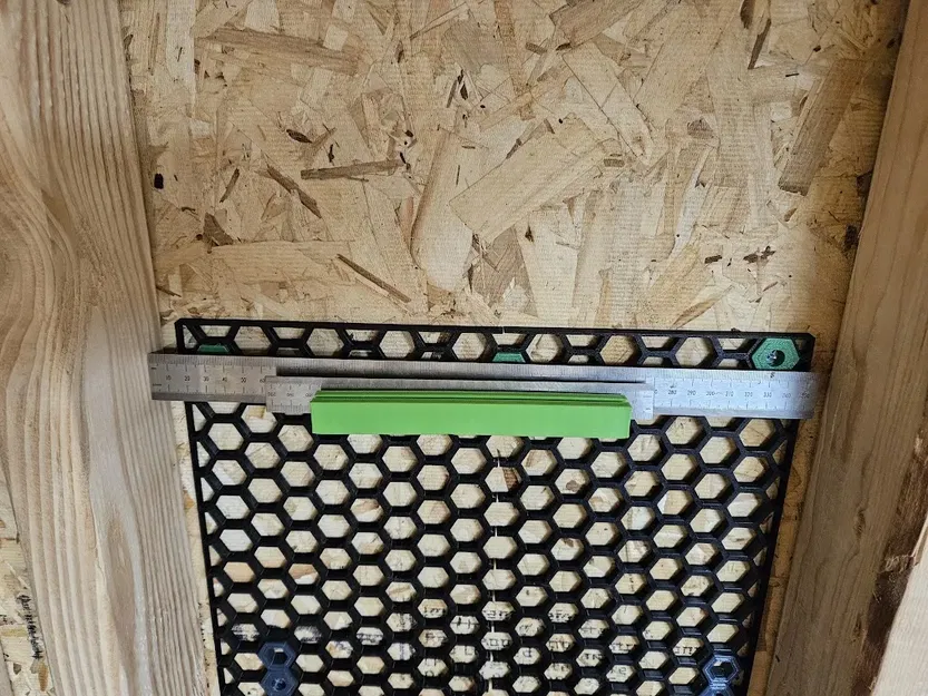 Giá đỡ thước kẻ HSW cho tường lưu trữ tổ ong - Image 1