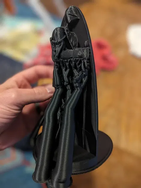 Giá đỡ sách hiệp sĩ chi tiết với bộ giáp tinh xảo - Image 2