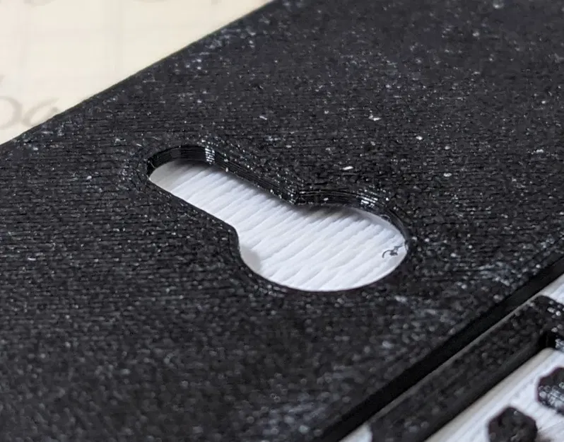 Giá treo hình ảnh kiểu khóa trên tường với khối âm - Image 1