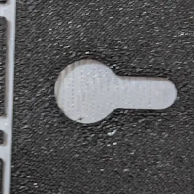 Giá treo hình ảnh kiểu khóa trên tường với khối âm