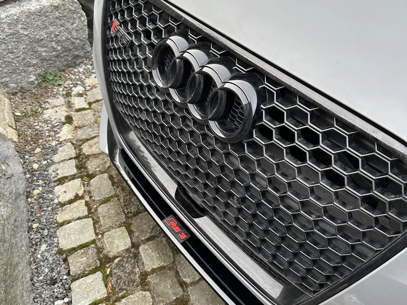 Biểu tượng Audi RS3 gắn trên cản trước xe ô tô - Image 5