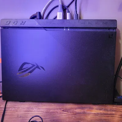 Giá đỡ laptop treo tường cho Asus ROG Strix Advantage