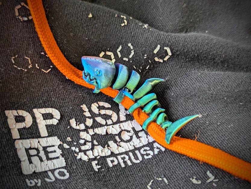 Hạt hoodie hình cá mập cho trẻ em - Image 1