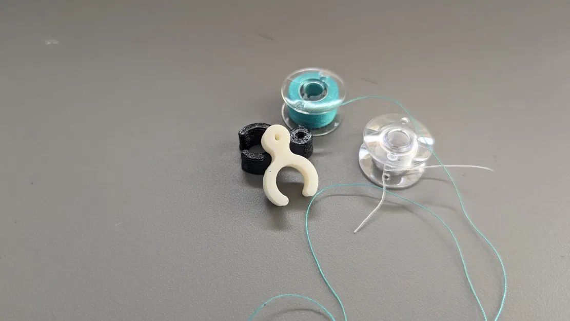 Kẹp giữ chỉ cho cuộn bobbin - Image 1