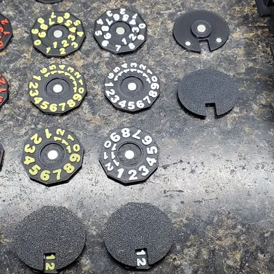 Đế T_h_i 3D với Vòng Số HP, Chỉ Báo Trạng Thái và Hệ Thống Lưu Trữ