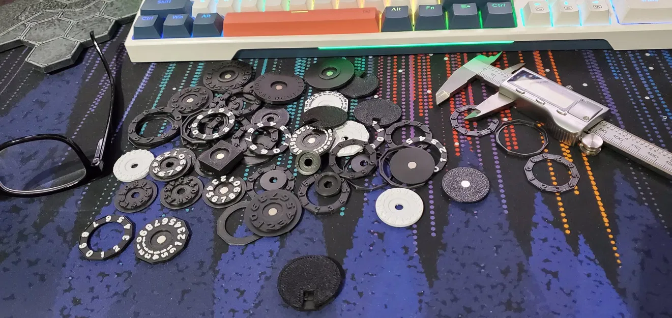 Đế T_h_i 3D với Vòng Số HP, Chỉ Báo Trạng Thái và Hệ Thống Lưu Trữ - Image 2