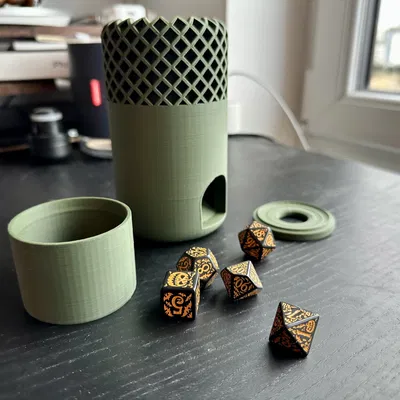 Tháp xúc xắc hình khối và nơi lưu trữ tiện dụng