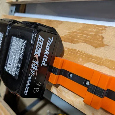 Giá đỡ tường cho pin Makita 18v