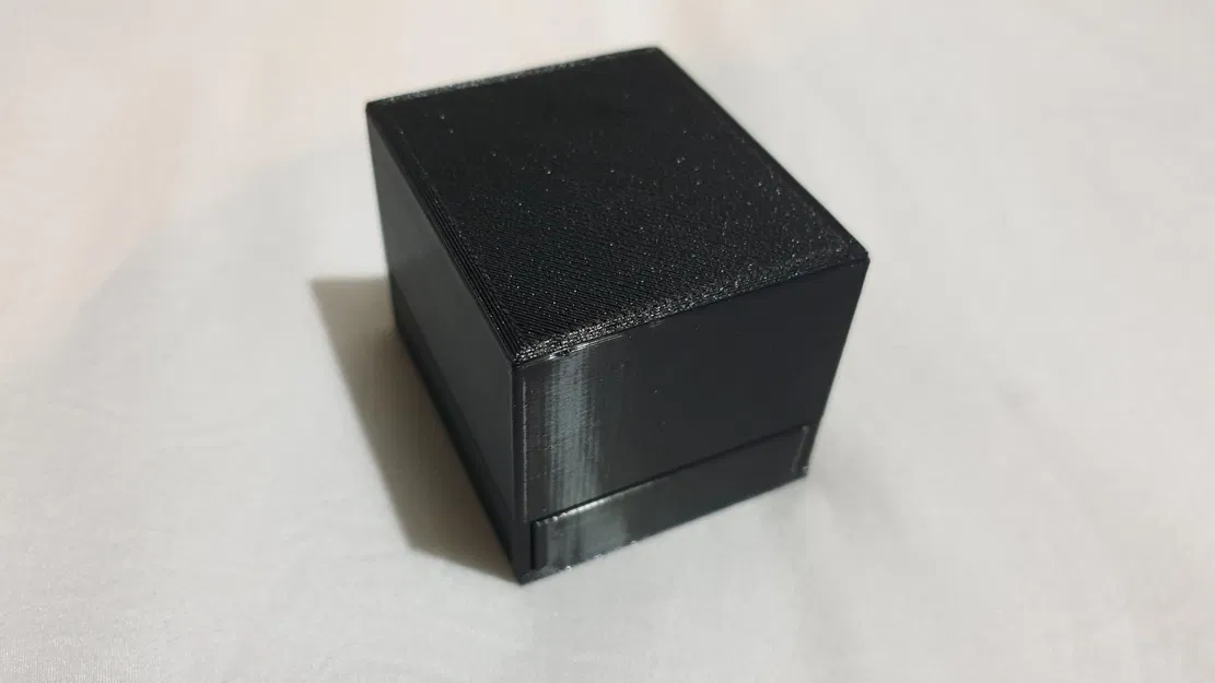 Giá đỡ thẻ nhớ SD và MicroSD 12 ngăn của Kyle Ireland - Image 4