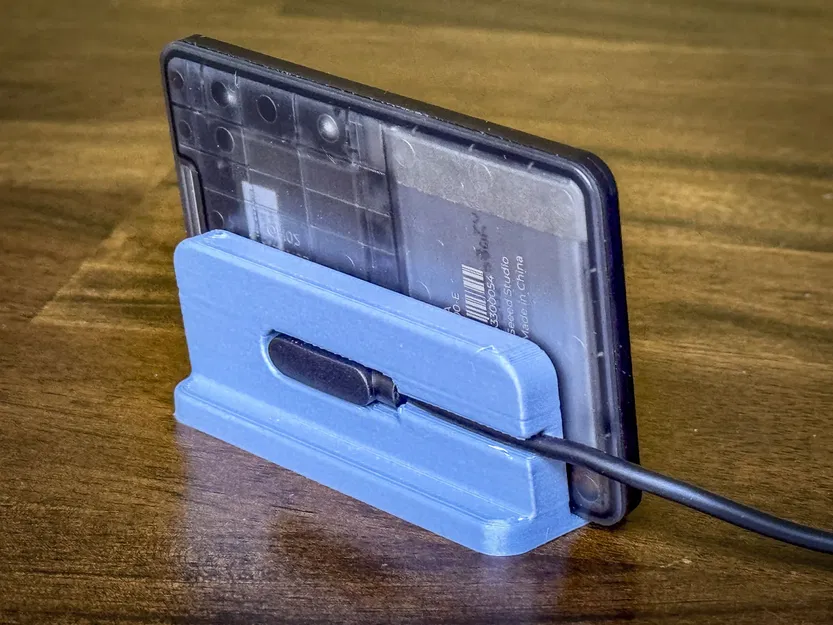 Đế sạc đơn giản cho SenseCAP T1000 Card Tracker - Image 2