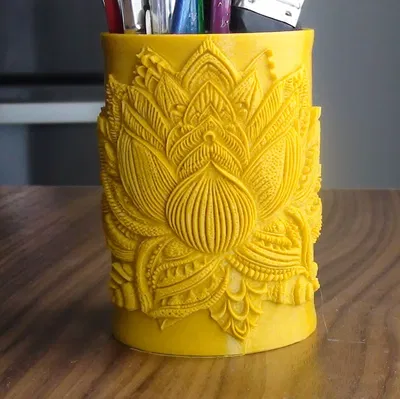 Cốc hoa sen trang trí kiểu Zentangle