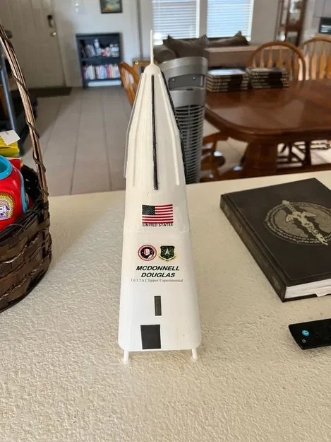 Mô hình nguyên mẫu Delta Clipper DC-X SSTO với thiết kế tách rời - Image 1