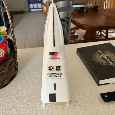 Mô hình nguyên mẫu Delta Clipper DC-X SSTO với thiết kế tách rời